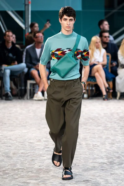 Look 27